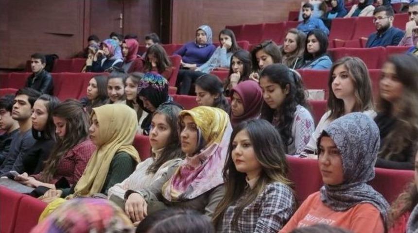 Niğde &Uuml;niversitesinde &lsquo;&lsquo;bir Dava Adamı Mehmet Akif Ersoy&rsquo;&rsquo; Konulu Konferans D&uuml;zenlendi