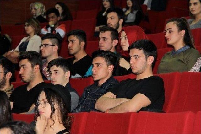 İletişim Kulübünden ‘yönetsel Ortamda İnsan İlişkileri Ve Etkili İletişim’ Konferansı