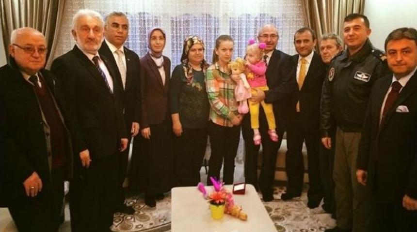 Kaymakam, Şehit Ailesini Ev Sahibi Yaptı