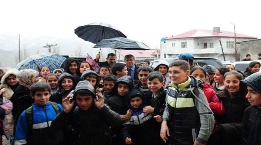 Vali Ahmet &Ccedil;ınar Hizan İl&ccedil;esini Ziyaret Etti