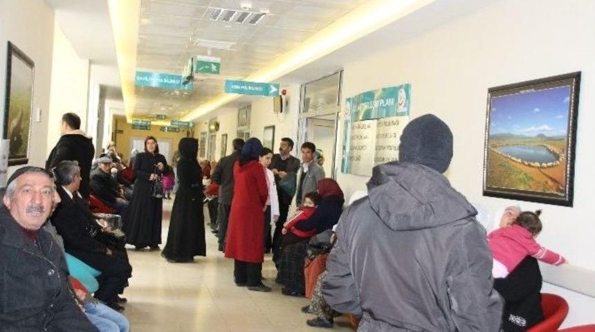 Varto Devlet Hastanesi&rsquo;nde Hasta Yoğunluğu