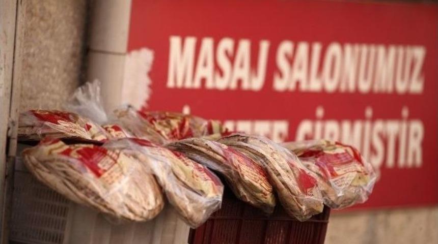 Suriye Ekmeği Adana&rsquo;da Fırıncıları Vurdu