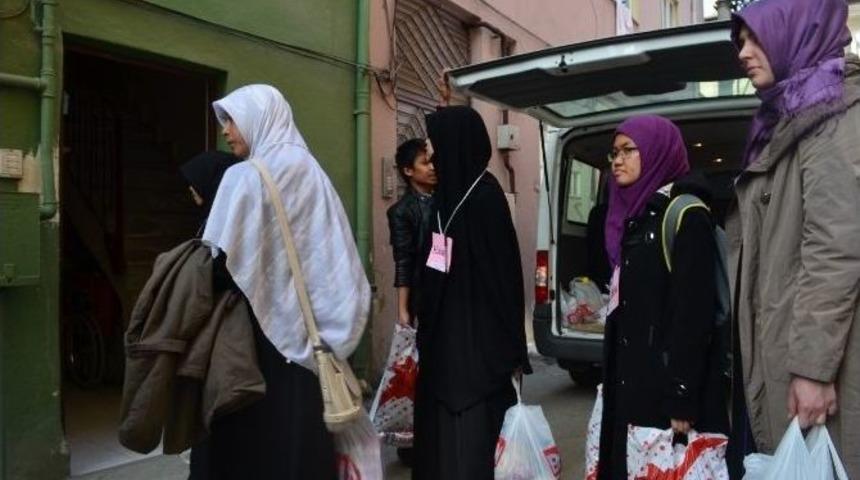 Tayland&rsquo;dan Geldiler, M&uuml;ltecilere Yardım Ettiler