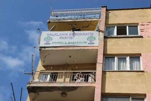 Hdp Binasındaki Siyah Bez Parçası İndirildi