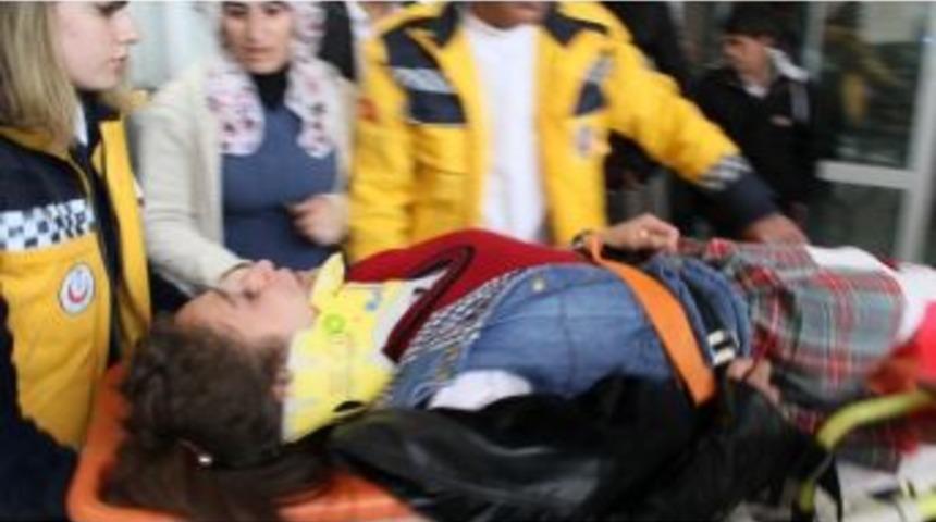 Okul Servisi Takla Attı: 9 Yaralı