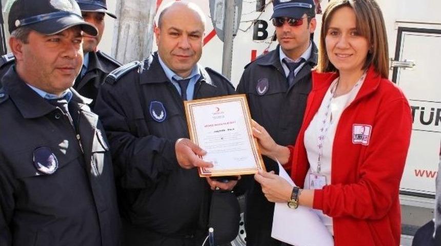 Kızılay&rsquo;dan Zabıta Memuruna Bronz Madalya