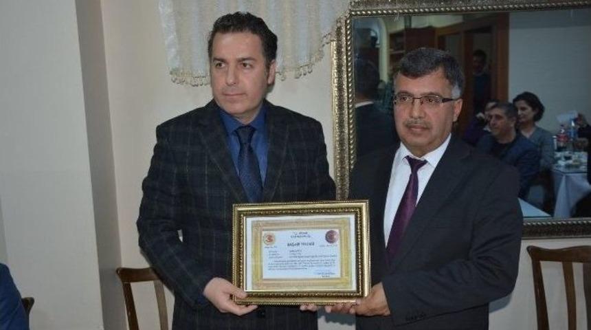 Niksar İl&ccedil;e Milli Eğitim M&uuml;d&uuml;r&uuml; Şavlı&rsquo;ya Veda Yemeği