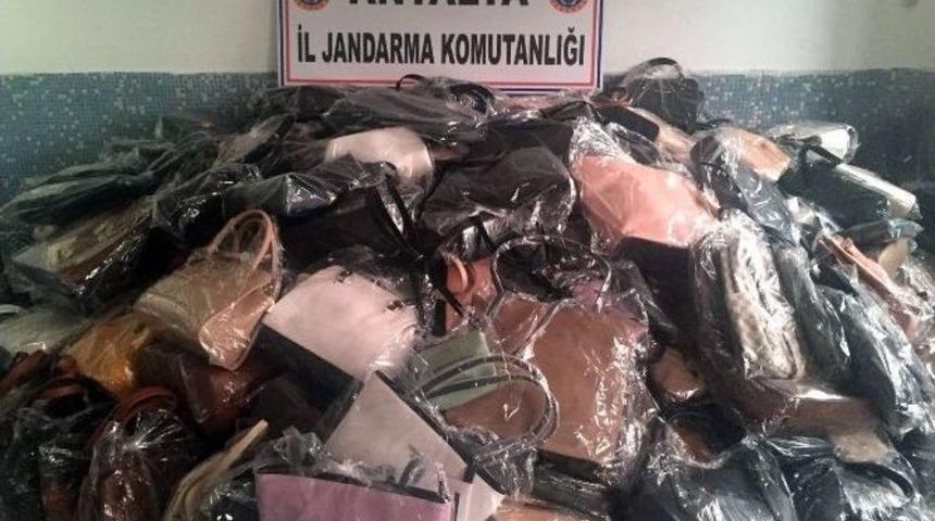 Jandarmadan Ka&ccedil;ak &Ccedil;anta Operasyonu