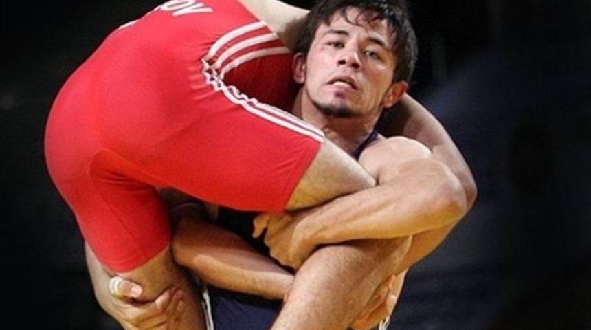 Avrupa Şampiyonu G&uuml;reş&ccedil;i Trafik Kazası Kurbanı