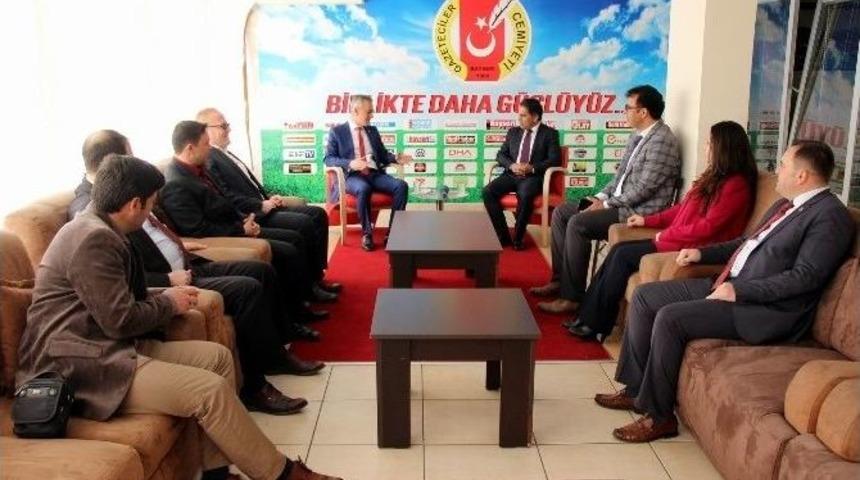 Smmm Odası Başkan Adayı Mustafa Arı Gazeteciler Cemiyetini Ziyaret Etti