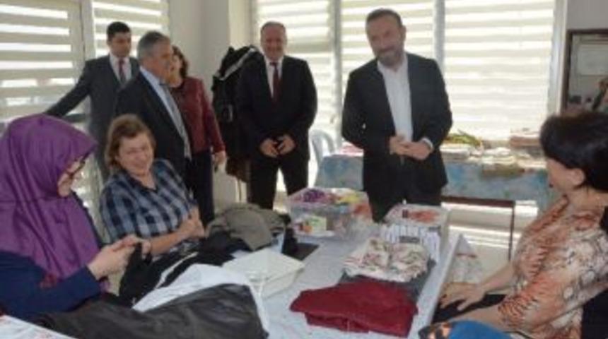 İzmek&rsquo;te Binlerce Kursiyer Var