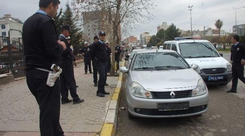 Plakasız Otomobil Polisi Harekete Ge&ccedil;irdi
