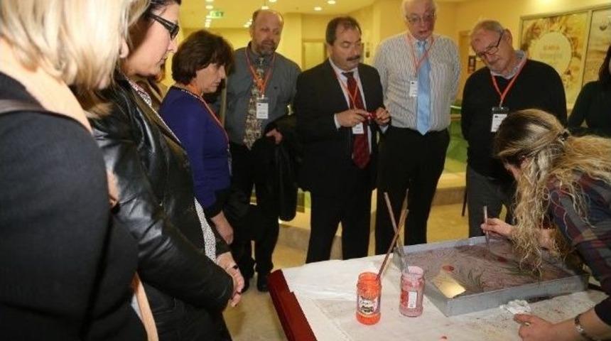 Erasmus Heyeti, &lsquo;ebru&rsquo; Sanatına Hayran Kaldı