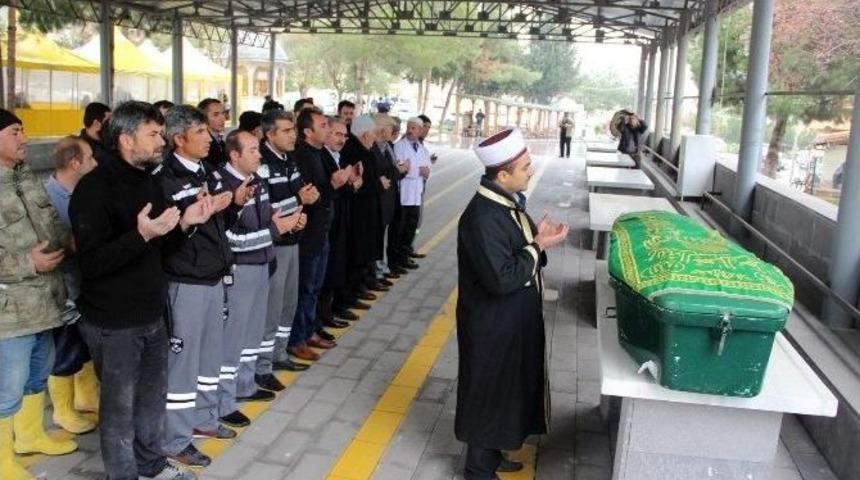 Gaziantep&rsquo;te Boğularak Yakılan Kadın Cesedi Mezarlık G&ouml;revlileri Tarafından Defnedildi