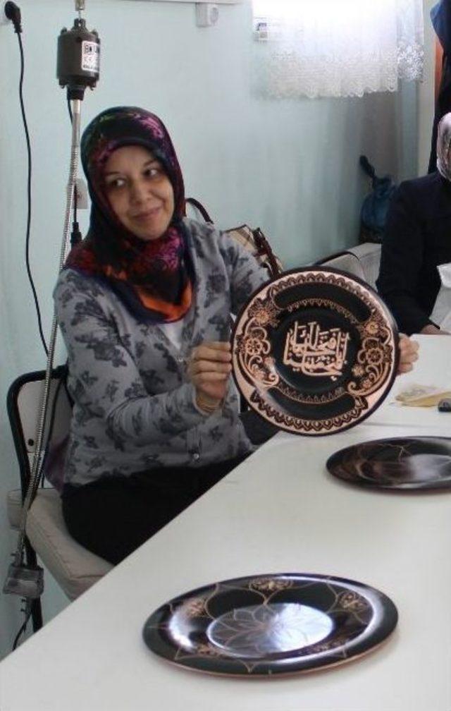 Kovancılarlı Kadınlar, Ev Ekonomisine Bakır İşleyerek Destek Oluyor 1