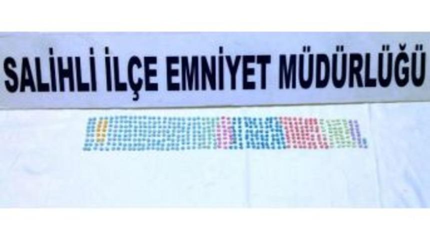 Salihli&rsquo;de Uyuşturucu 427 Hap Ele Ge&ccedil;irildi