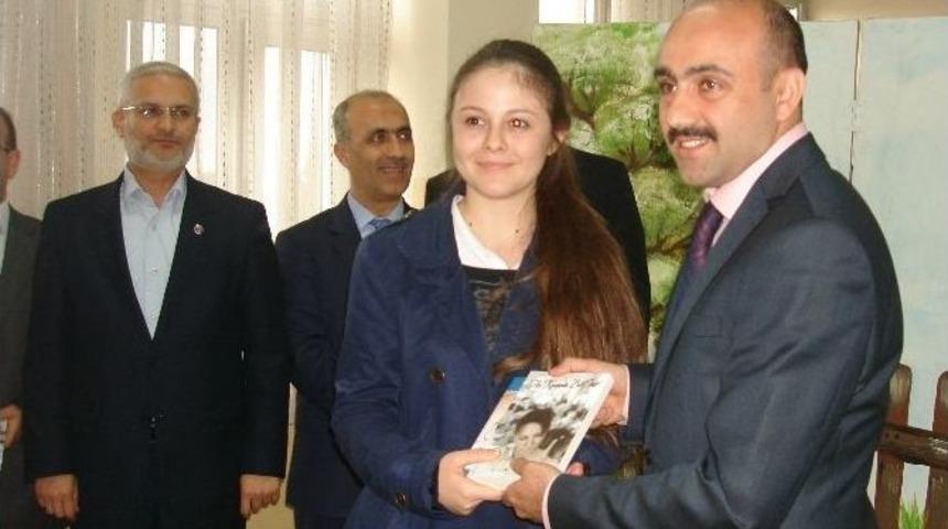 Sağlık &Ccedil;alışanlarının Tecr&uuml;beleri, &Ouml;ğrencilerle Paylaşıldı