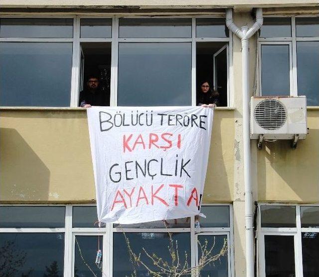 Tıp &Ouml;ğrencileri Ankara Saldırısını Protesto Etti 2