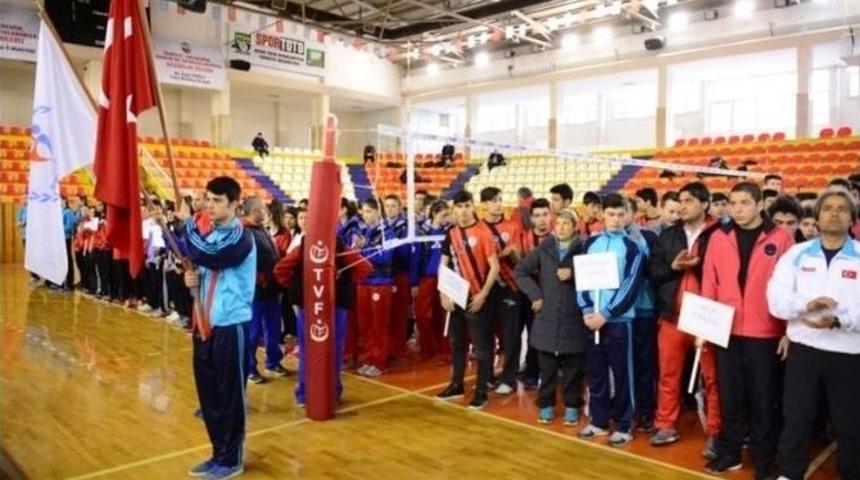 Tokat&rsquo;ta Okullarası Gen&ccedil;ler Voleybol Grup M&uuml;sabakaları