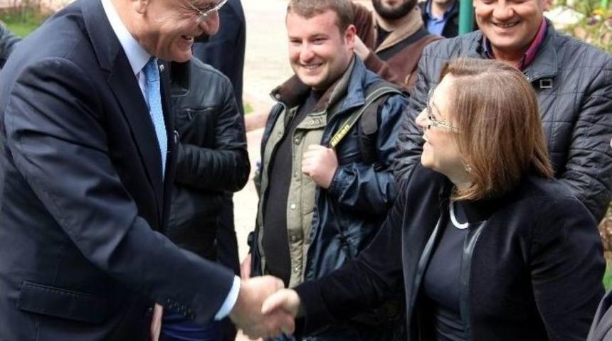 Ab Bakanı Volkan Bozkır&rsquo;dan Psv Taraftarlarına Tepki