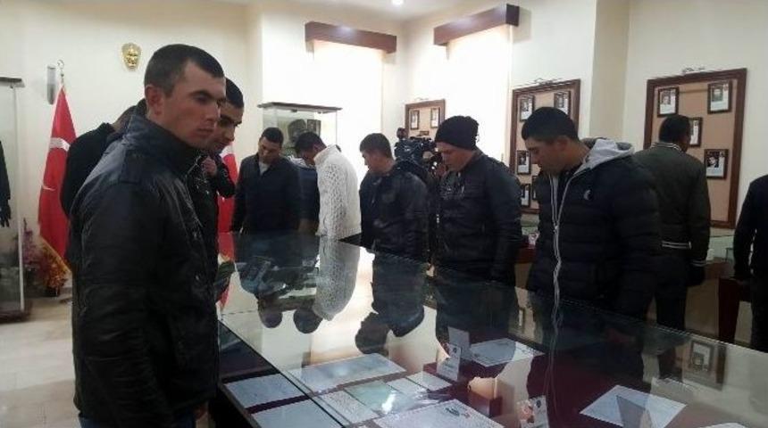 Sgk Personelinden Şehitliğe Anlamlı Ziyaret