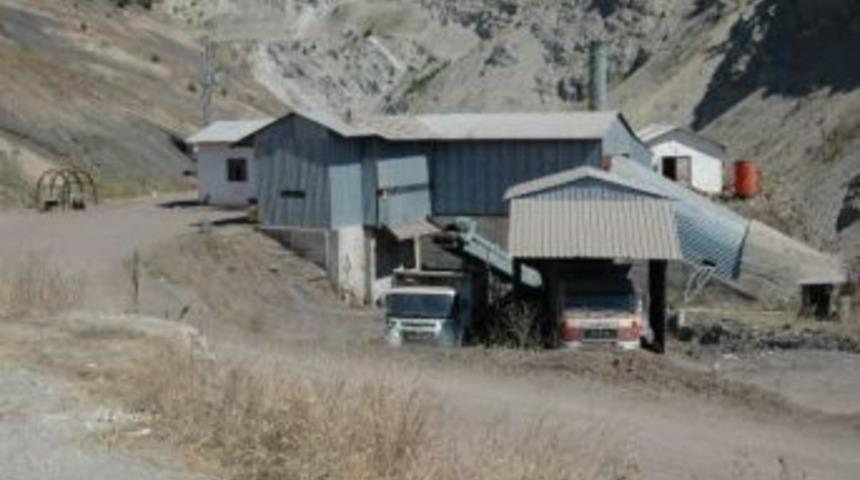 Maden Ocağından Kablo &Ccedil;alan Zanlılar Yakalandı