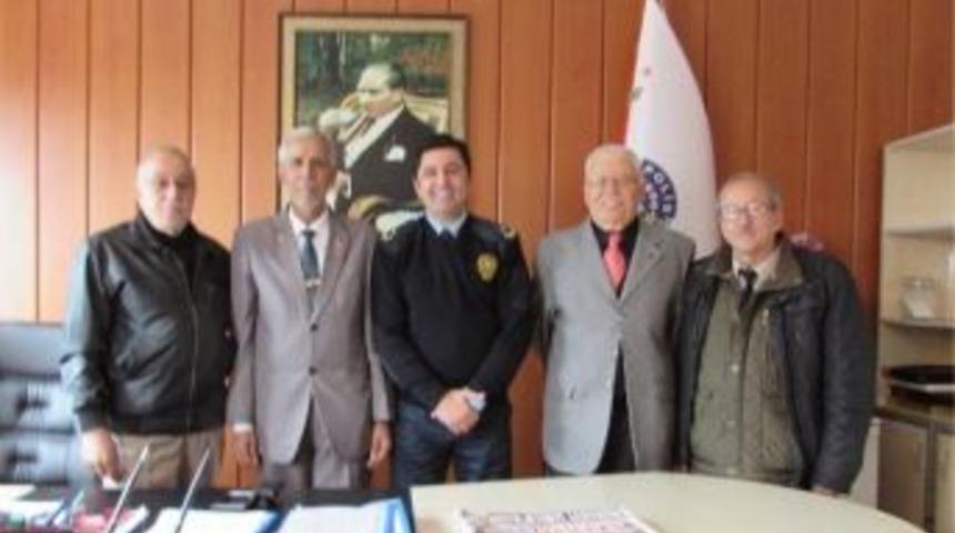 Ayvalıklı Gazilerden Emniyet M&uuml;d&uuml;r&uuml;ne Nazik Ziyaret