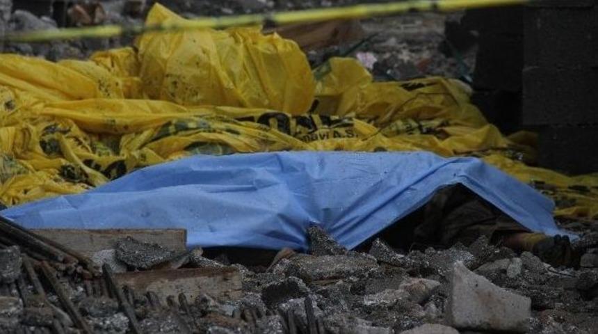 İnşaattan D&uuml;şen İş&ccedil;i &Ouml;ld&uuml;