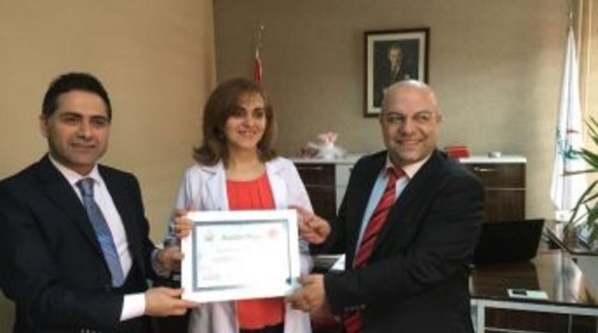 Erzurum’da Nenehatun Kadın Doğum Hastanesi Başhekimi Opr.dr.berrin Göktuğ Kadıoğlu Yılın Başhekimi Secildi