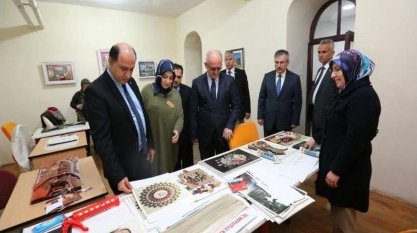 Vali &Ccedil;omaktekin&rsquo;den Yeni Halk Eğitim Binasında İnceleme