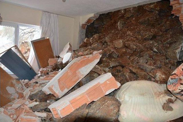 Ortaca&rsquo;da Meydana Gelen Heyelanda 1 Ev Zarar G&ouml;rd&uuml; 1