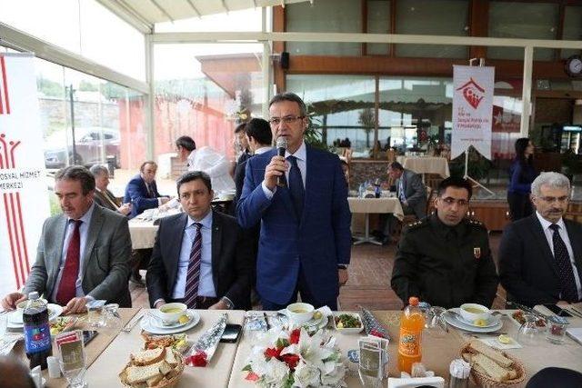 Başkan Köşker Şehit Aileleriyle Buluştu