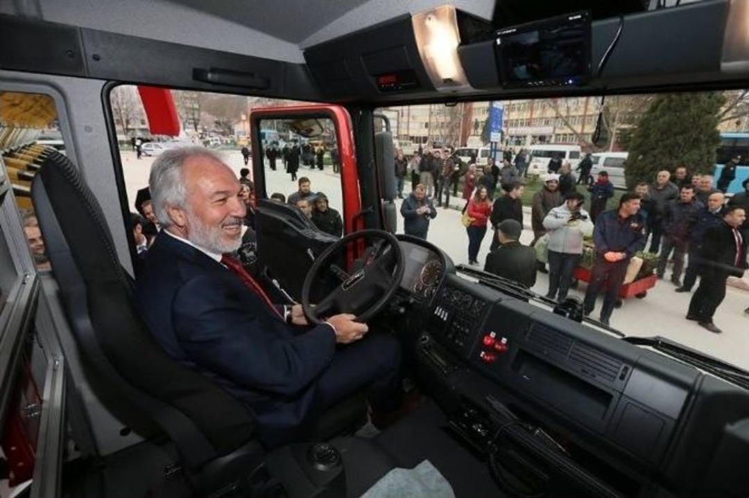 Kamil Sara&ccedil;oğlu: Belediyemize 12 Milyon Tl Değerinde 45 Yeni Ara&ccedil; Daha Kazandırdık