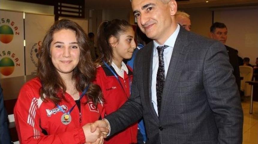 Bursagaz&rsquo;dan Bursalı Şampiyonlara &Ouml;d&uuml;l