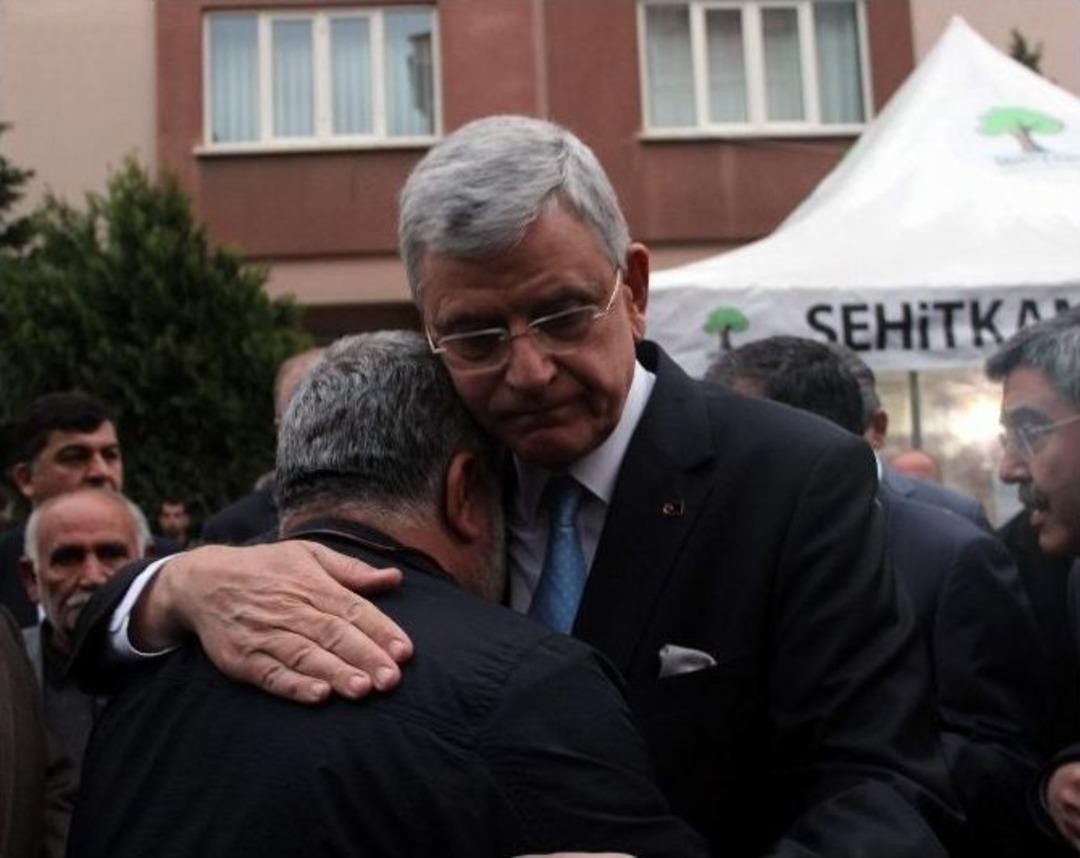 Bakan Bozkır&rsquo;dan Ozancan&rsquo;ın Ailesine Taziye Ziyareti