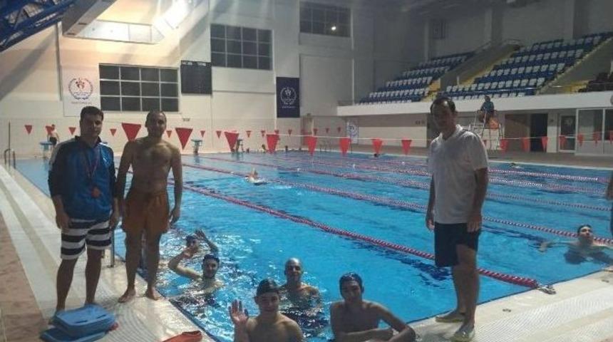 Bilecik Sevgi Evlerindeki &Ouml;ğrencilere Y&uuml;zme Kursu