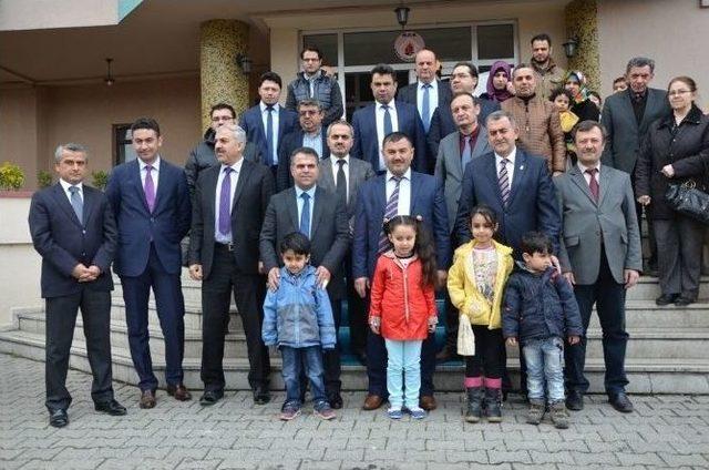 Sığınmacılar İ&ccedil;in &lsquo;karab&uuml;k Yuvam Oldu&rsquo; Projesi Tanıtıldı 2