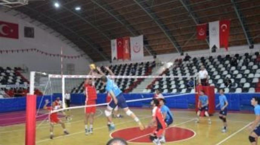 3. Lig Erkekler Yarı Final M&uuml;sabakaları Devam Ediyor