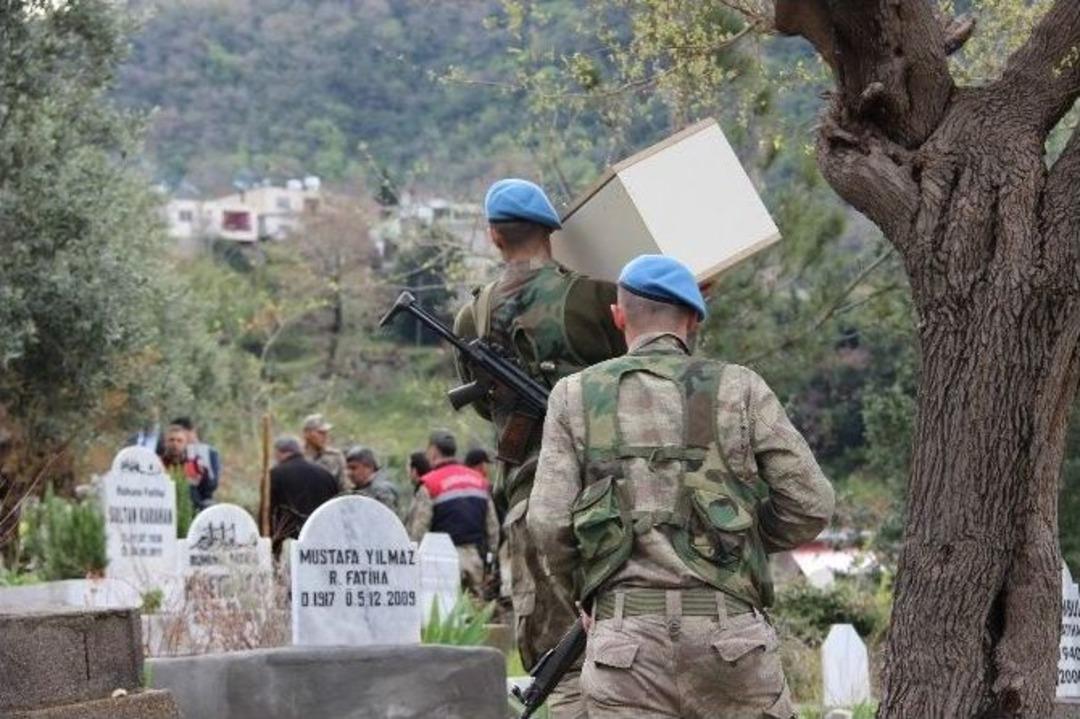 &Ouml;ld&uuml;r&uuml;ld&uuml; İddiası 17 Yıl Sonra Mezar A&ccedil;tırdı