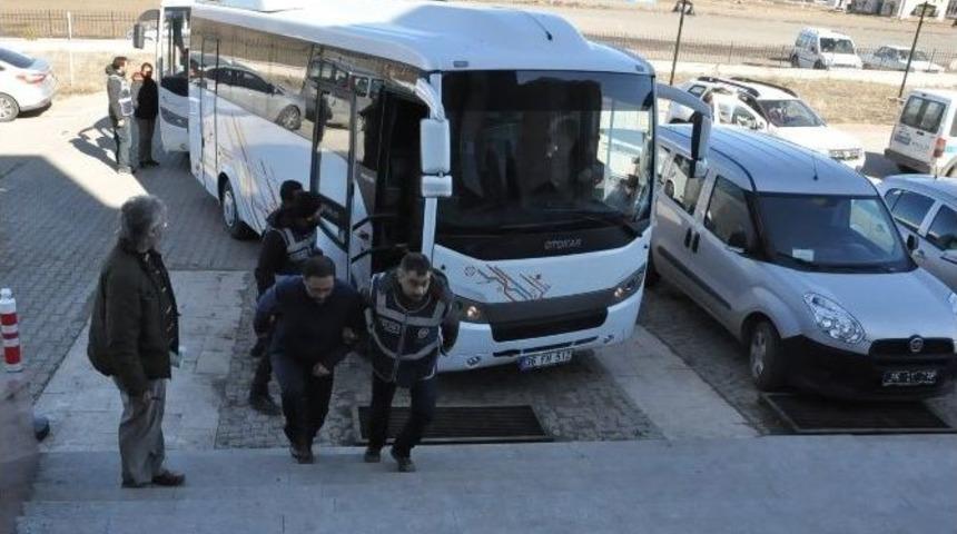 Kars&rsquo;ta Fet&ouml;/pdy Operasyonu: 24 G&ouml;zaltı