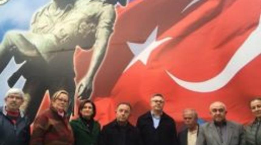 18 Mart &Ouml;ncesi, &Ccedil;e&ccedil;eli Kara Murat Şehit Ve Gazi M&uuml;zesini Ziyaret