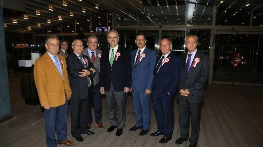 Futbol Adamları&rsquo;ndan Başkan Altepe&rsquo;ye &Ouml;d&uuml;l