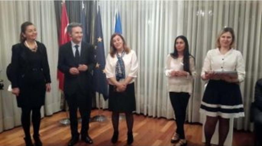 Romanya B&uuml;y&uuml;kel&ccedil;iliği&rsquo;nde "34 Kadın: 34 D&uuml;nya" Sergisi