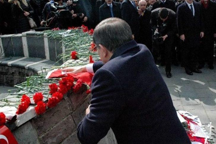 Başbakan Davutoğlu, Kızılay’da Esnafları Ziyaret Etti G1