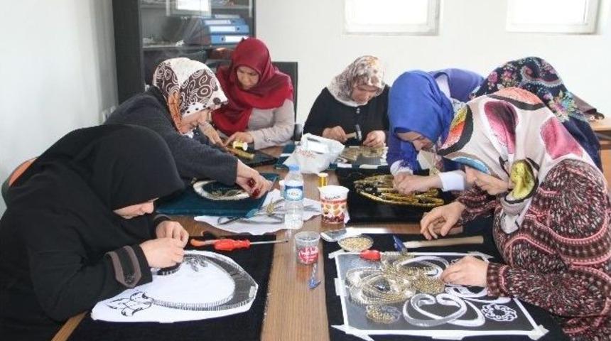 (&ouml;zel Haber) Osmanlı Sanatı Kadın Eliyle G&uuml;n Y&uuml;z&uuml;ne &Ccedil;ıkıyor