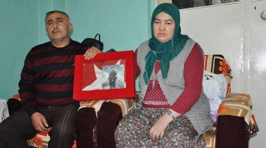 (&ouml;zel Haber) &Ccedil;ocukları Askerde Kalp Krizinden &Ouml;ld&uuml;, Aile Devlet Desteği Bekliyor