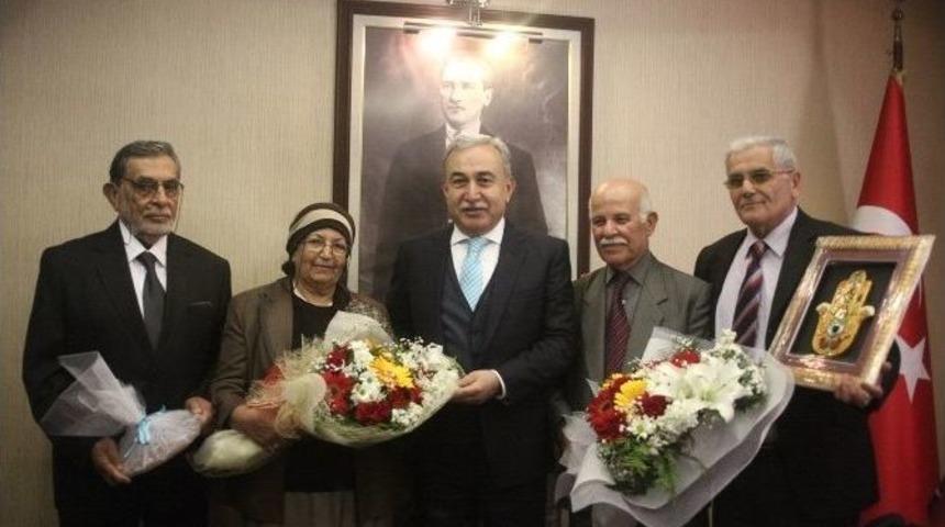 Yaşlılardan Vali B&uuml;y&uuml;k&rsquo;e Ziyaret