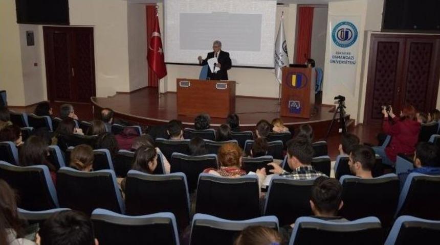 Esog&uuml;&rsquo;de "kadersiz T&uuml;rk&uuml;ler" Konferansı