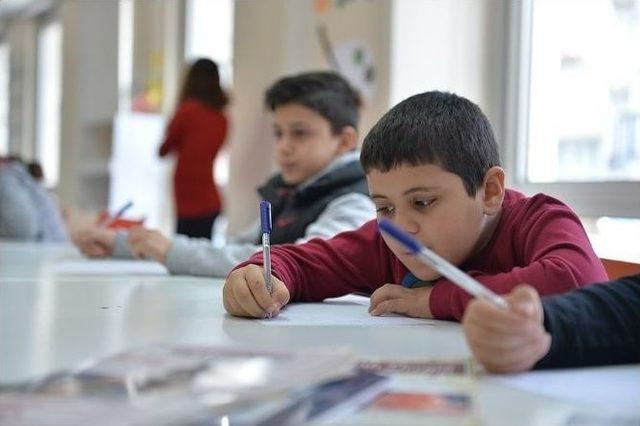 Geleceğin Yazarları Beyoğlu’nda Yetişecek