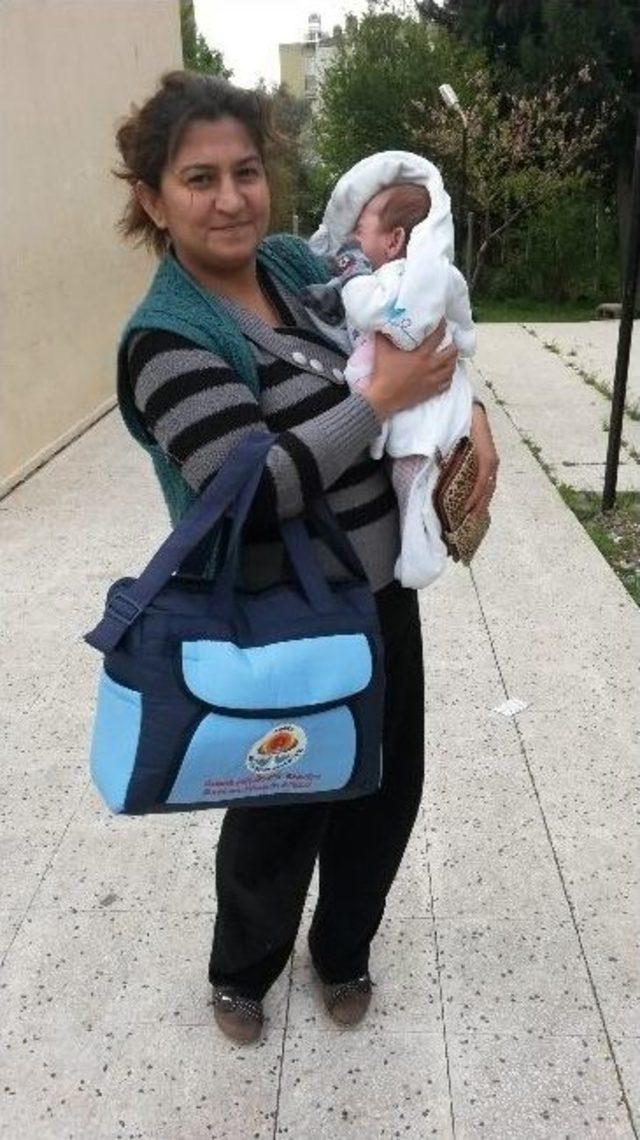 Yeni Bebek Sahibi Ailelere Doğum Paketi Hediye Ediliyor 1